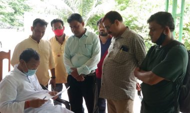 ସାମ୍ବାଦିକଙ୍କ ସୁରକ୍ଷା ଆଇନ ପ୍ରଣୟନ ଓ ମୃତ ସାମ୍ବାଦିକଙ୍କ ପରିବାରଙ୍କୁ ସହାୟତା ଦାବିରେ ମନ୍ତ୍ରୀଙ୍କ ସହ ଆଲୋଚନା : ଓମଟିଭି