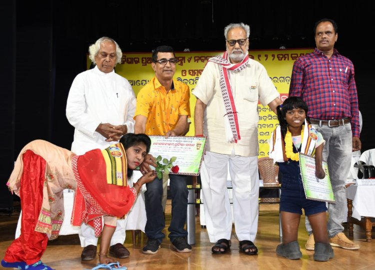 Koshal Time, Bargarh celebrated the 122nd Birth anniversary of Nabakrushna Chaudhury: 30 luminaries were felicitated : Ommtv