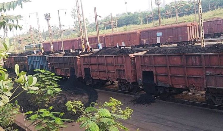 EAST COAST RAILWAY SETS RECORD IN FREIGHT LOADING: Ommtv
