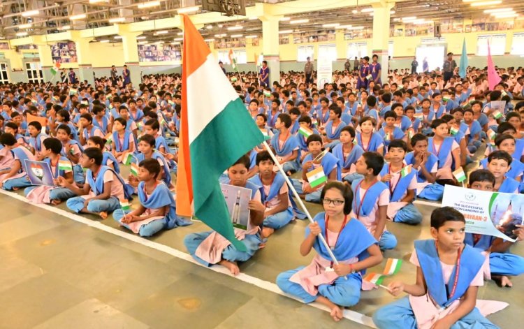 Celebrations Break Out In KIIT-KISS Campuses on Chandrayaan-3’s Moon Landing : Ommtv