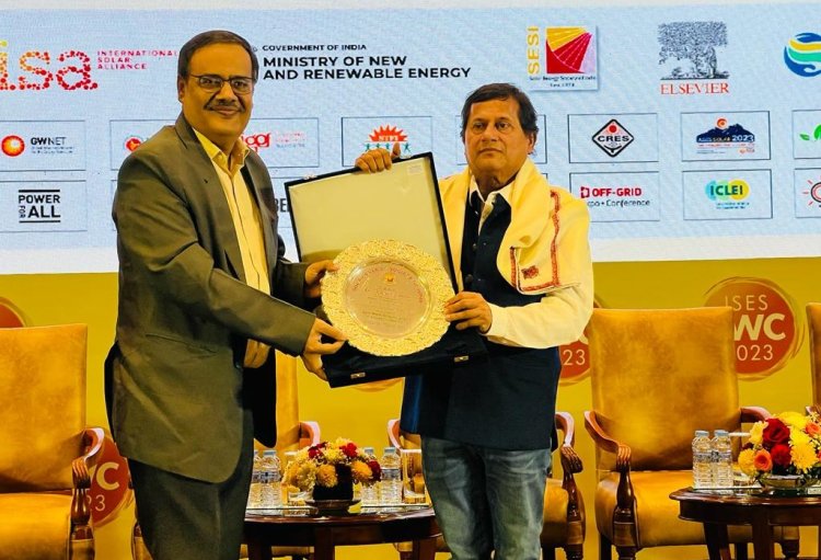 Solar Energy Society of India Honours Achyuta Samanta : Ommtv