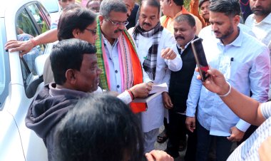 ରଙ୍ଗମାଟିଆ ଗ୍ରାମ ରେଳଧାରଣା କଡ଼ ରାସ୍ତା ପାଇଁ କେନ୍ଦ୍ରମନ୍ତ୍ରୀଙ୍କୁ ଦାବିପତ୍ର ପ୍ରଦାନ : Ommtv