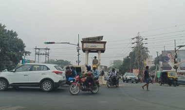 ଡ଼ମଣା ଟ୍ରାଫିକ୍ ଛକରେ ଯାତ୍ରୀ ହନ୍ତସନ୍ତ, ୧୦ ସେକେଣ୍ଡ କାହିଁକି..? : Ommtv