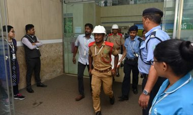 କିମ୍‌ସ ହସ୍ପିଟାଲରେ ମକ୍‌ଡ଼୍ରିଲ.. ପ୍ରଶିକ୍ଷଣ ମାଧ୍ୟମରେ ଅଗ୍ନିକାଣ୍ଡର କଡ଼ା ମୁକାବିଲା : Ommtv Round The Clock