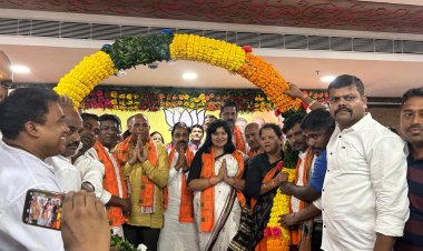 ଉତ୍ତର ନିର୍ବାଚନ ମଣ୍ଡଳୀରେ ବିଜେପିର ଧନ୍ୟବାଦ ସଭା , ପ୍ରିୟଦର୍ଶୀ ମିଶ୍ର ନେତୃତ୍ବରେ ଉତ୍ତରର ବିକାଶ ହେବ: ଅପରାଜିତା : Ommtv Round The Clock