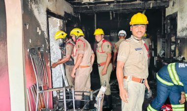 ସଟ୍ ସର୍କିଟ ହୋଇ କେକେ ରେସିଡ଼ିନସିରେ ଅଗ୍ନିକାଣ୍ଡ, କାମ ଦେଲା ନାହିଁ ଫାୟାରସେପ୍ଟି, ଅଳ୍ପକେ ବର୍ତିରେ ପଡ଼ୋଶୀ : Ommtv Round The Clock