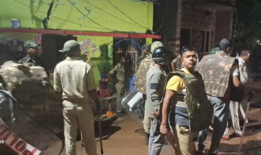 ପଟିଆ ପଦ୍ମକେଶରପୁରରେ ବୋମା ମାଡ଼..ପୁରୁଣା ଘଟଣାକୁ କେନ୍ଦ୍ରକରି ପୁଣି ଅଶାନ୍ତ ପରିସ୍ଥିତି : Ommtv Round The Clock