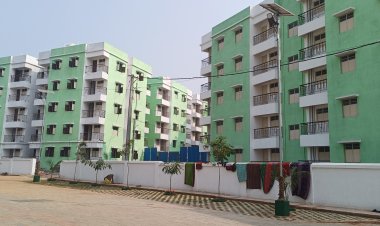 ୱାର୍ଡ଼ ୧୨, ପାତ୍ର ସାହିରେ କେଳେଙ୍କାରି ... ବିଧାୟକ ଓ କର୍ପୋରେଟରଙ୍କୁ ଚୁନ  ସରକାର ଆଙ୍ଗୁଠି ଦେଖାଇଲେ ବସ୍ତି ବାସିନ୍ଦା ବାହା ଗିଳିଦେଲେ : Ommtv