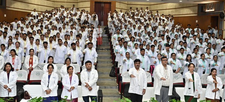 White Coat Ceremony Held for New MBBS and BDS Batch at KIMS : Ommtv