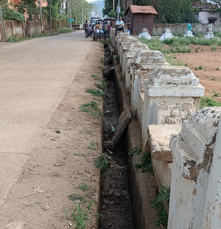 ଲାଞ୍ଜିଗଡ ସହରର ମୁଖ୍ୟ ରାସ୍ତା ପାଲିଟିଛି ମରଣ ଯନ୍ତା:Ommtv