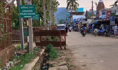 ଲାଞ୍ଜିଗଡ ସହରର ମୁଖ୍ୟ ରାସ୍ତା ମାସ ପରେ ମାସ ବିତିଗଲା କେବେ ଆଉ ସୁଧୀରିବ:Ommtv Kalingavikas