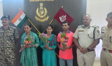 ତିନି ମାଓବାଦୀ ଙ୍କ କନ୍ଧମାଳ ଏସ ପି, ଙ୍କ ପାଖରେ ଆତ୍ମ ସମର୍ପଣ :Ommtv Kalingavikas