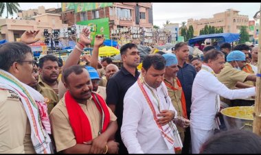  ମହାସଂଘ ପକ୍ଷରୁ ନିଶୁଳ୍କ ଅନ୍ନପ୍ରସାଦ ବଣ୍ଟନ:Ommtv Kalingavikas