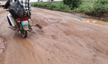 ମରଣ ଯନ୍ତା ପାଲିଟିଛି ଲାଞ୍ଜିଗଡ ଠାରୁ ଦହିଖାଲ ମୁଖ୍ୟ ରାସ୍ତା :Ommtv Kalingavikas