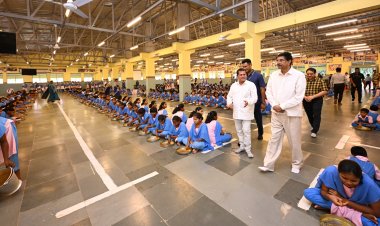 Odisha Governor Shares Lunch with KISS Students, First Odisha Governor to Dine with KISS Children :Ommtv Kalinga Vikas