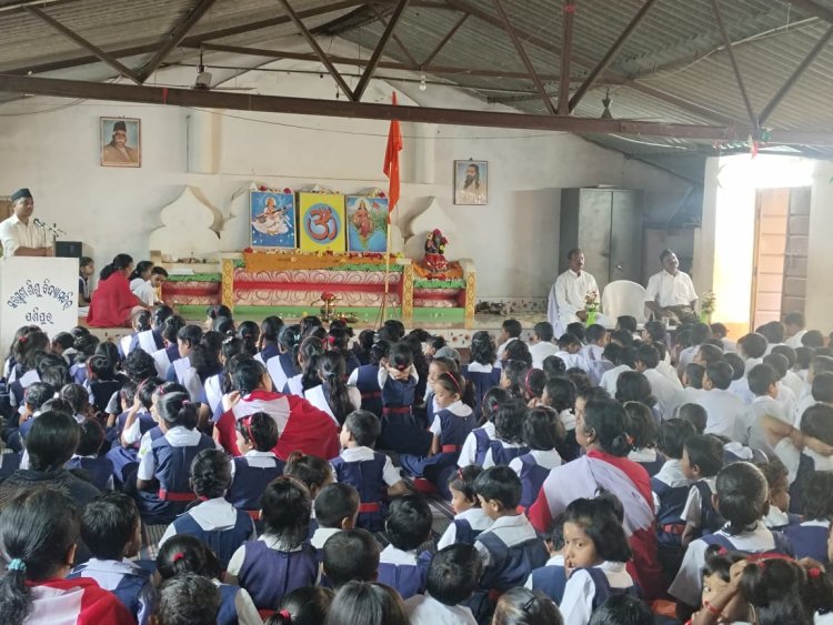 ଯଶିପୁର ସରସ୍ବତୀ ଶିଶୁ ବିଦ୍ୟା ମନ୍ଦିରରେ ଗୁରୁ ପୂର୍ଣ୍ଣିମା ପାଳନ:Ommtv Kalinga Vikas