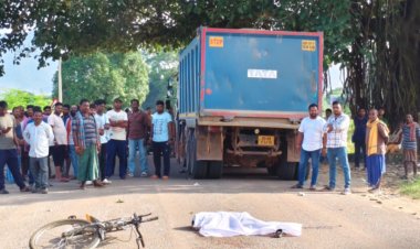 ମରଣଯନ୍ତI ପାଲିଟିଛି ବିଶ୍ୱନାଥପୁର ଠାରୁ ଲାଞ୍ଜିଗଡ ଯାଇଥିବା ମୁଖ୍ୟ ରାସ୍ତା :Ommtv Kalinga Vikas