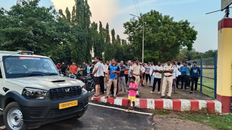 ରେଳ ଖେଳ ପଡ଼ିଆ ଭିତରୁ ଯୁବକଙ୍କ ଗଳିତ ମୃତଦେହ ଉଦ୍ଧାର, ହତ୍ୟା ସନ୍ଦେହ : Ommtv Kalinga Vikas