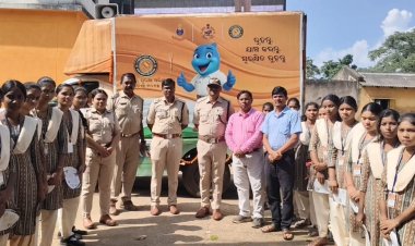 ଲାଞ୍ଜିଗଡ ଥାନ ଅଞ୍ଚଳରେ ସାଇବର ସଚେତନତା କାର୍ଯ୍ୟକ୍ରମ ଅନୁଷ୍ଠିତ ହୋଇଯାଇଛି Ommtv Kalinga Vikas