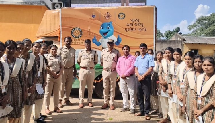 ଲାଞ୍ଜିଗଡ ଥାନ ଅଞ୍ଚଳରେ ସାଇବର ସଚେତନତା କାର୍ଯ୍ୟକ୍ରମ ଅନୁଷ୍ଠିତ ହୋଇଯାଇଛି Ommtv Kalinga Vikas