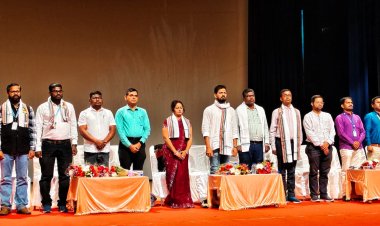 ଓଡ଼ିଶା ଆଦର୍ଶ ବିଦ୍ୟାଳୟ ସଂଘ ପକ୍ଷରୁ ରେଲୱେ ଅଡିଟୋରିୟମ ହଲ୍ ଠାରେ ମହାସମ୍ମିଳନୀ ଅନୁଷ୍ଠିତ ହୋଇଯାଇଛି। OMMTV KALINGA VIKAS