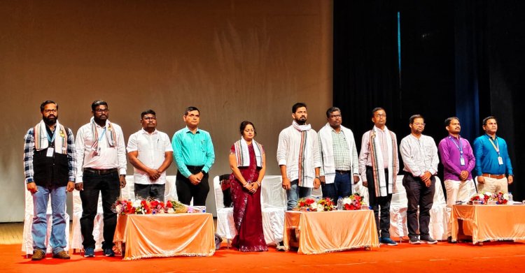 ଓଡ଼ିଶା ଆଦର୍ଶ ବିଦ୍ୟାଳୟ ସଂଘ ପକ୍ଷରୁ ରେଲୱେ ଅଡିଟୋରିୟମ ହଲ୍ ଠାରେ ମହାସମ୍ମିଳନୀ ଅନୁଷ୍ଠିତ ହୋଇଯାଇଛି। OMMTV KALINGA VIKAS