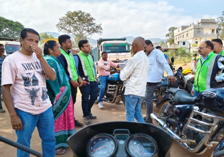 ଲାଞ୍ଜିଗଡ ସହରରେ ପଦୂଷଣ ମାତ୍ରା ଅତ୍ୟIଧିକ ହେତୁ ସାଢେ ଚାରି ଘଣ୍ଟା ଜନସାଧାରଣ ମୁଖ୍ୟ ରାସ୍ତା କଲେ ଅବରୋଧ Ommtv Kalinga Vikas