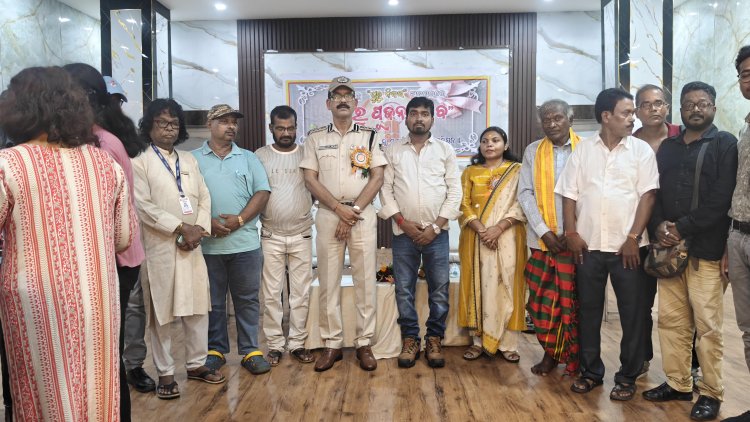 ରାଇରଙ୍ଗପୁର ମହତାବ ଭବନ ପରୀସରରେ ଜିଲ୍ଲା ସାମ୍ବାଦିକ ୟୁନିୟନର ଏବଂ ଶିକ୍ଷକ ୟୁନିୟନ ତରଫରୁ ପବିତ୍ର "ଗୁରୁ ପୂଜନ" ଉତ୍ସବ